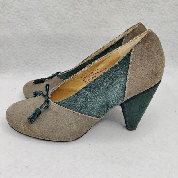 Kimchi blue Suede Heels Sz 7 Gray Green Tassels - Picture 5 of 14